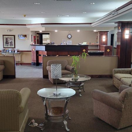 Windsor Inn & Suites 닷지시티 외부 사진