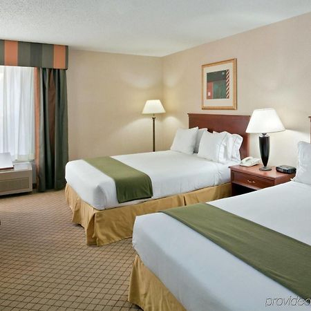 Windsor Inn & Suites 닷지시티 객실 사진
