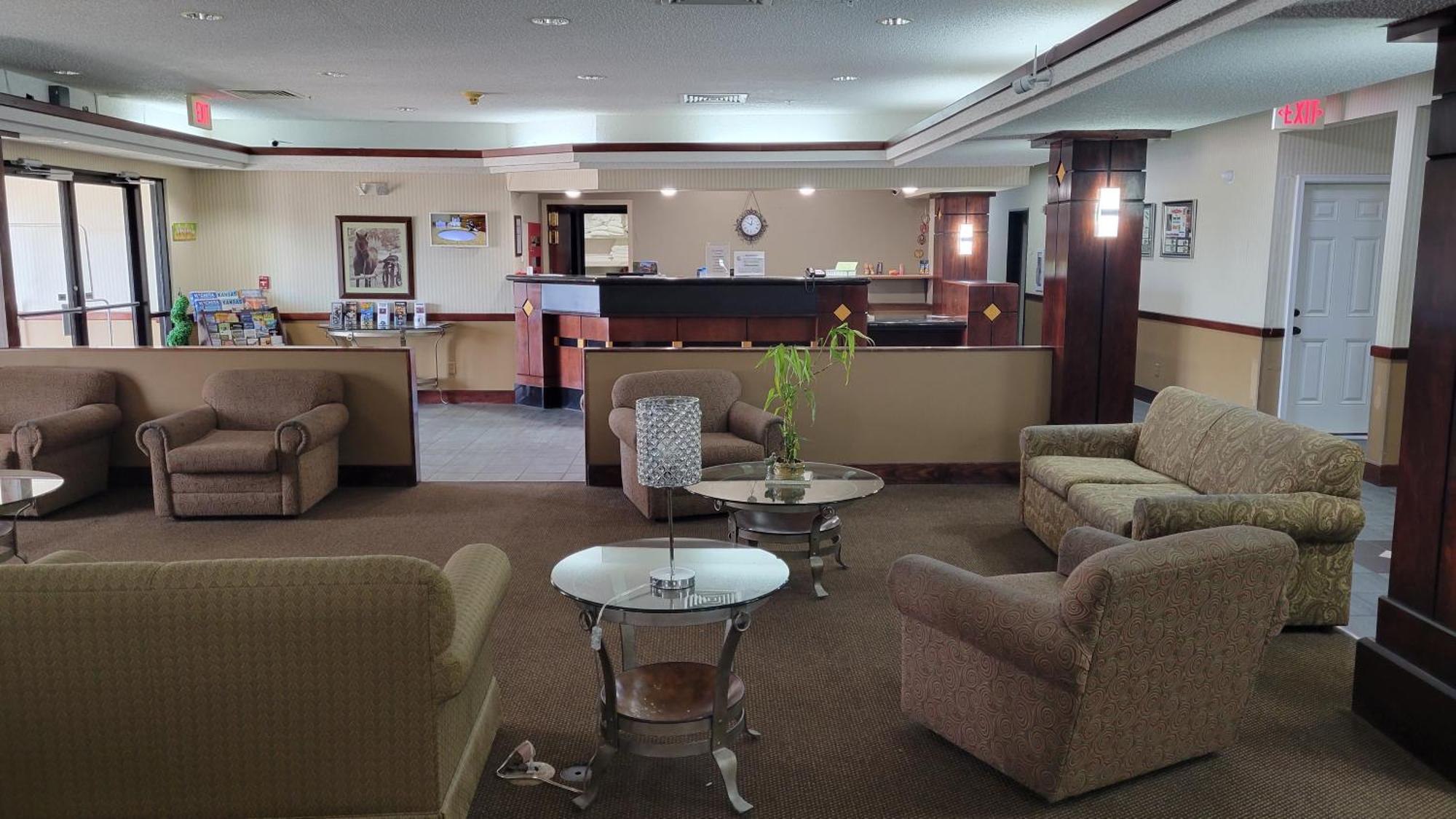 Windsor Inn & Suites 닷지시티 외부 사진