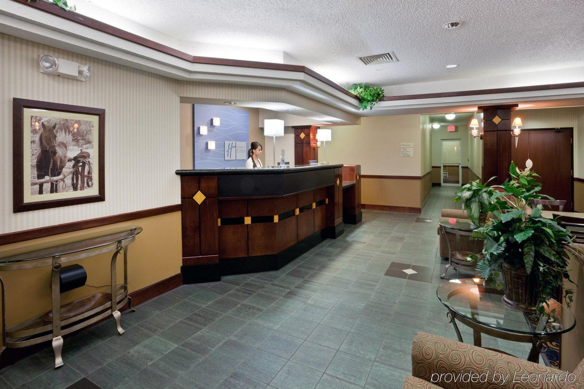 Windsor Inn & Suites 닷지시티 내부 사진