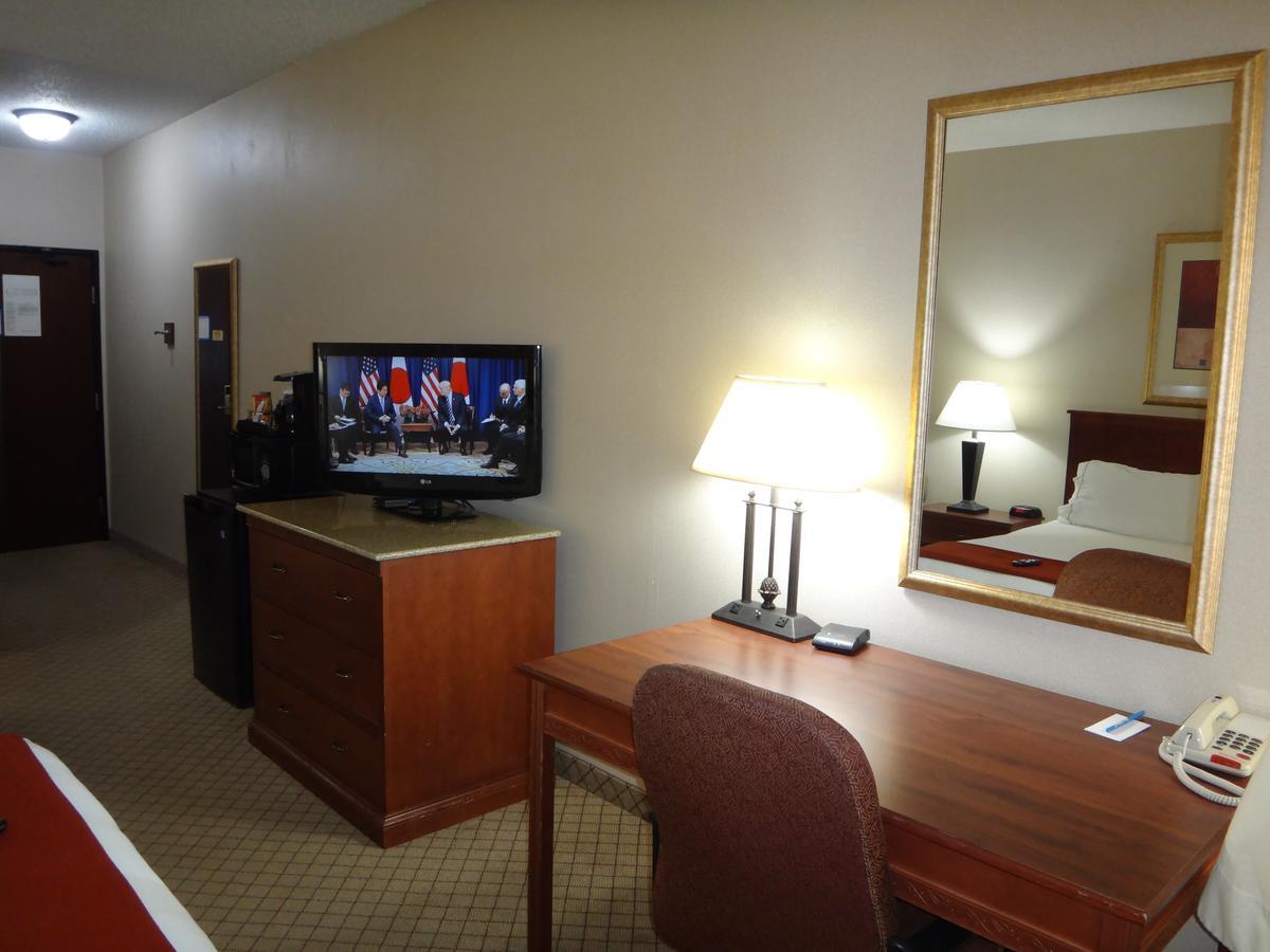 Windsor Inn & Suites 닷지시티 외부 사진